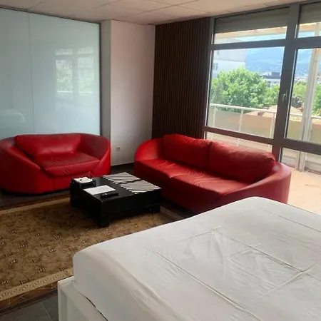 Lilia 5 Self-check In *